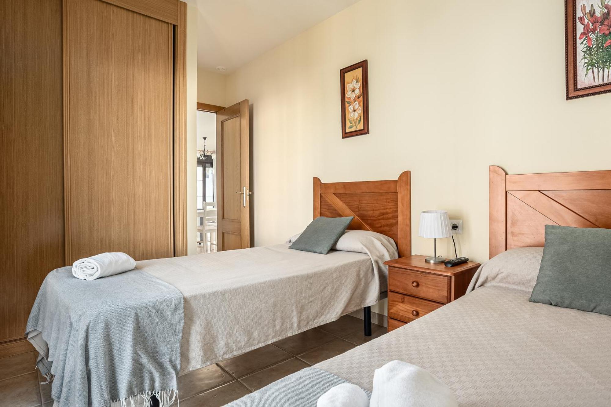 Apartamento Familiar Muy Soleado Cerca De La Playa Y Parking Incluido Chiclana de la Frontera Bagian luar foto
