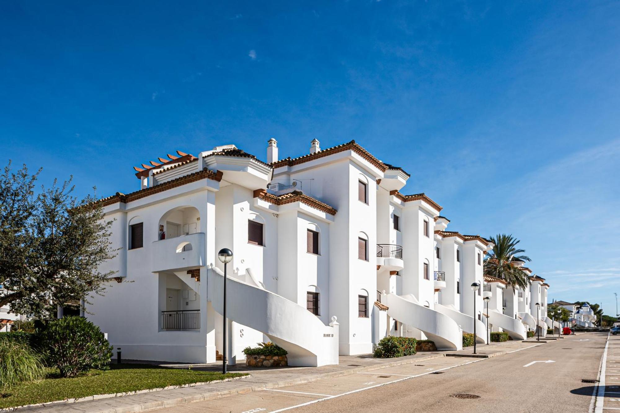 Apartamento Familiar Muy Soleado Cerca De La Playa Y Parking Incluido Chiclana de la Frontera Bagian luar foto