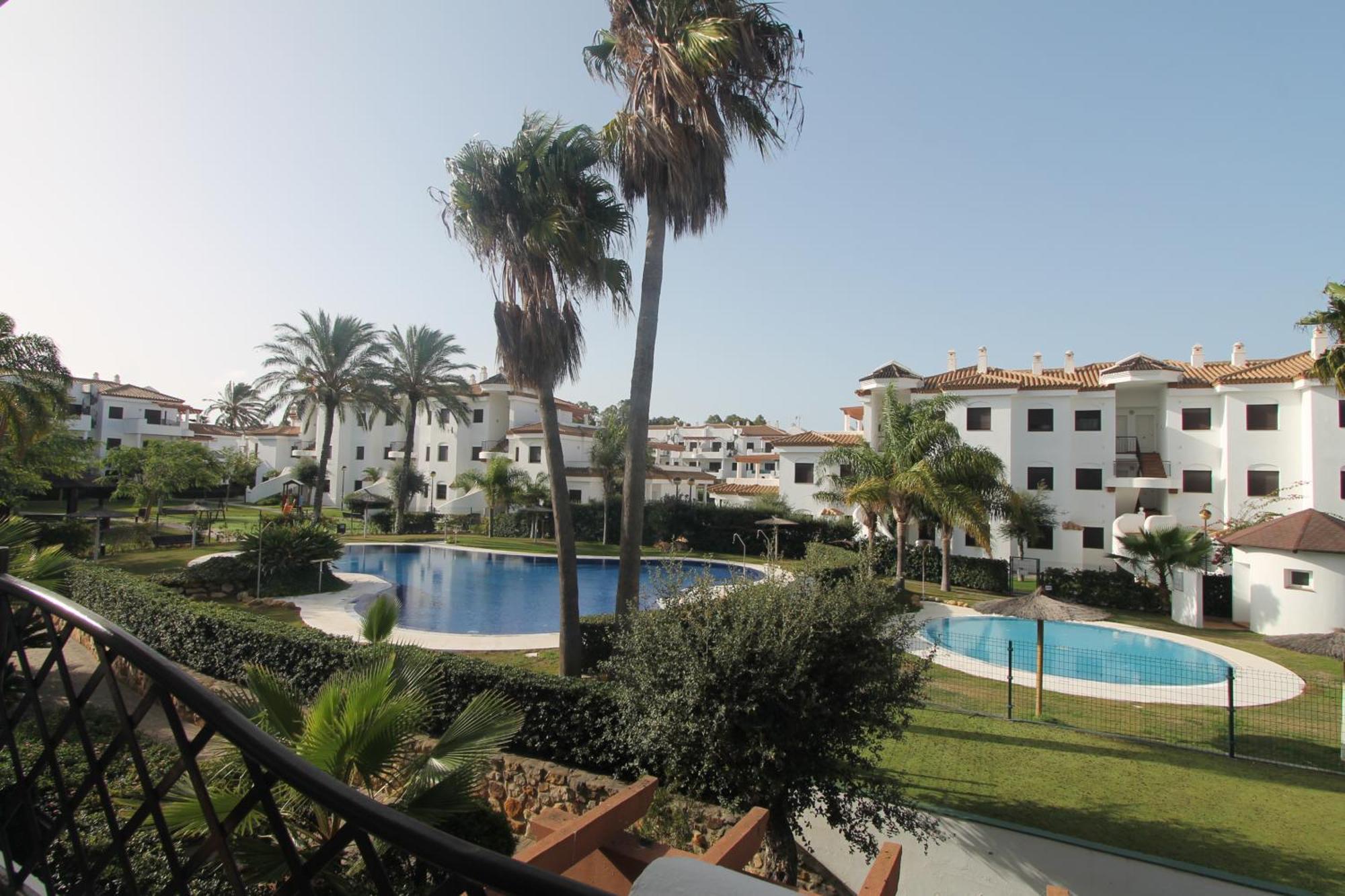 Apartamento Familiar Muy Soleado Cerca De La Playa Y Parking Incluido Chiclana de la Frontera Bagian luar foto