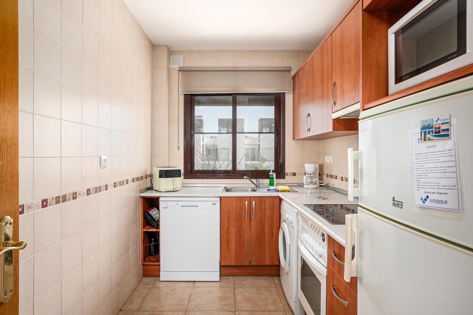 Apartamento Familiar Muy Soleado Cerca De La Playa Y Parking Incluido Chiclana de la Frontera Bagian luar foto