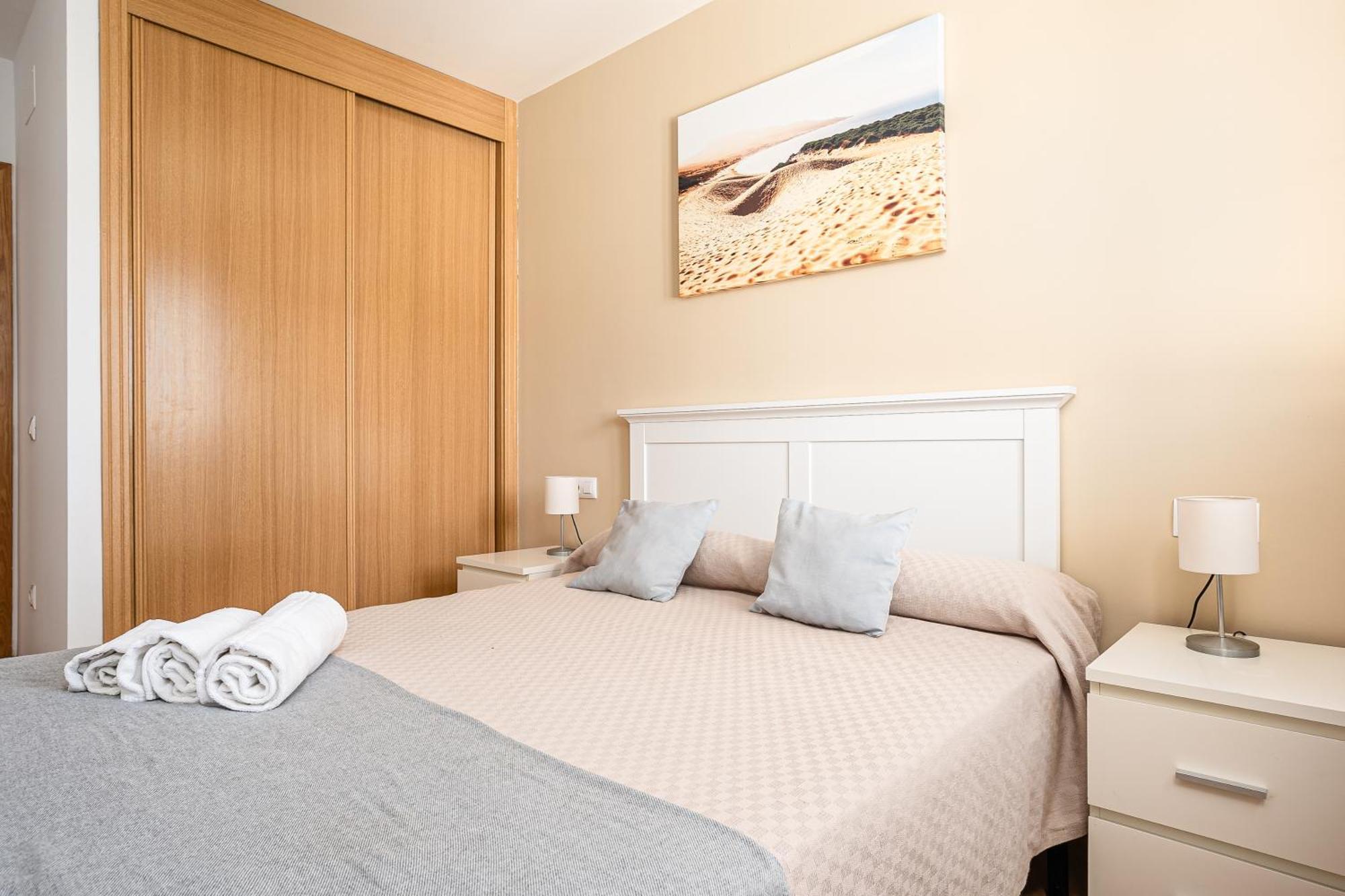 Apartamento Familiar Muy Soleado Cerca De La Playa Y Parking Incluido Chiclana de la Frontera Bagian luar foto