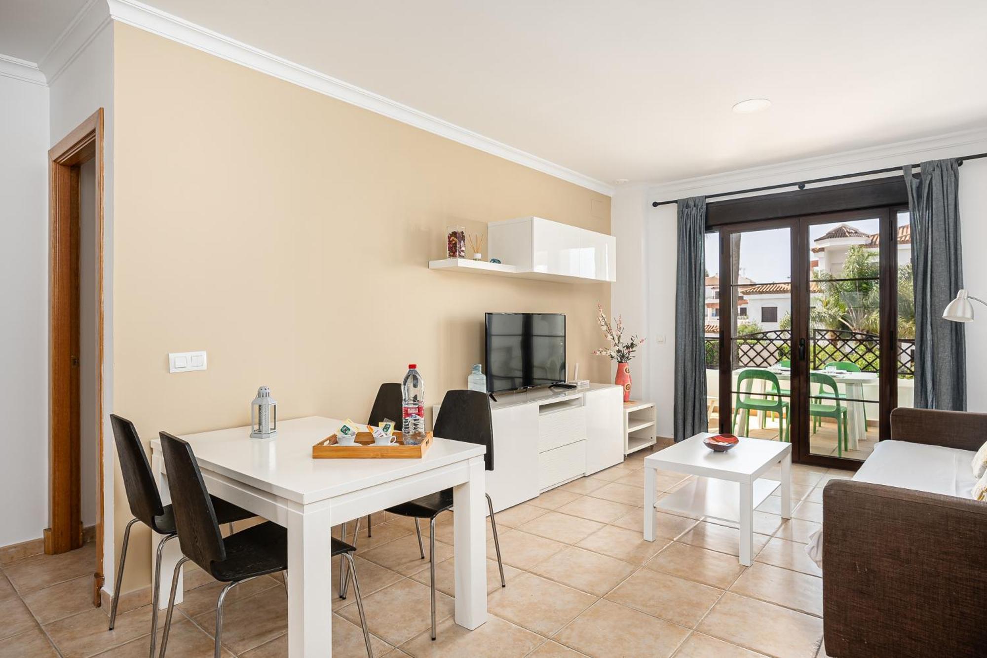 Apartamento Familiar Muy Soleado Cerca De La Playa Y Parking Incluido Chiclana de la Frontera Bagian luar foto